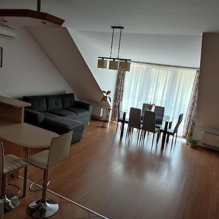 Larix Apartman Sárvár Esterno foto