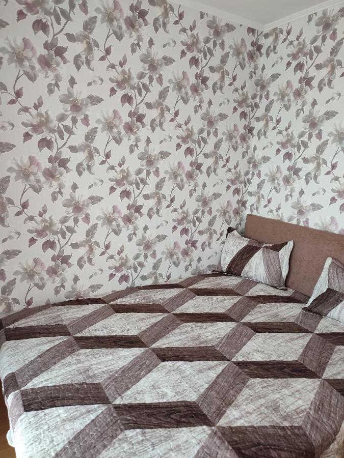 Larix Apartman Sárvár Esterno foto