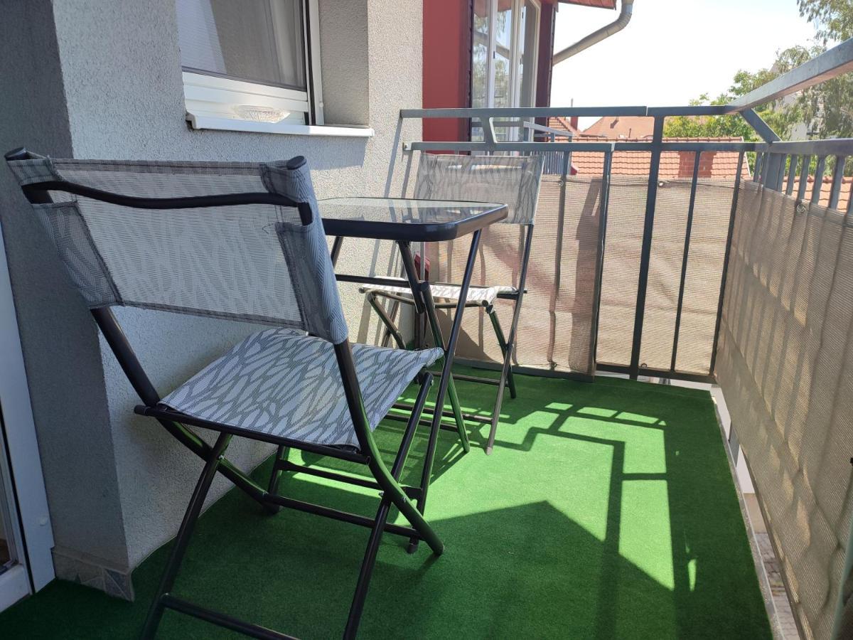 Larix Apartman Sárvár Esterno foto